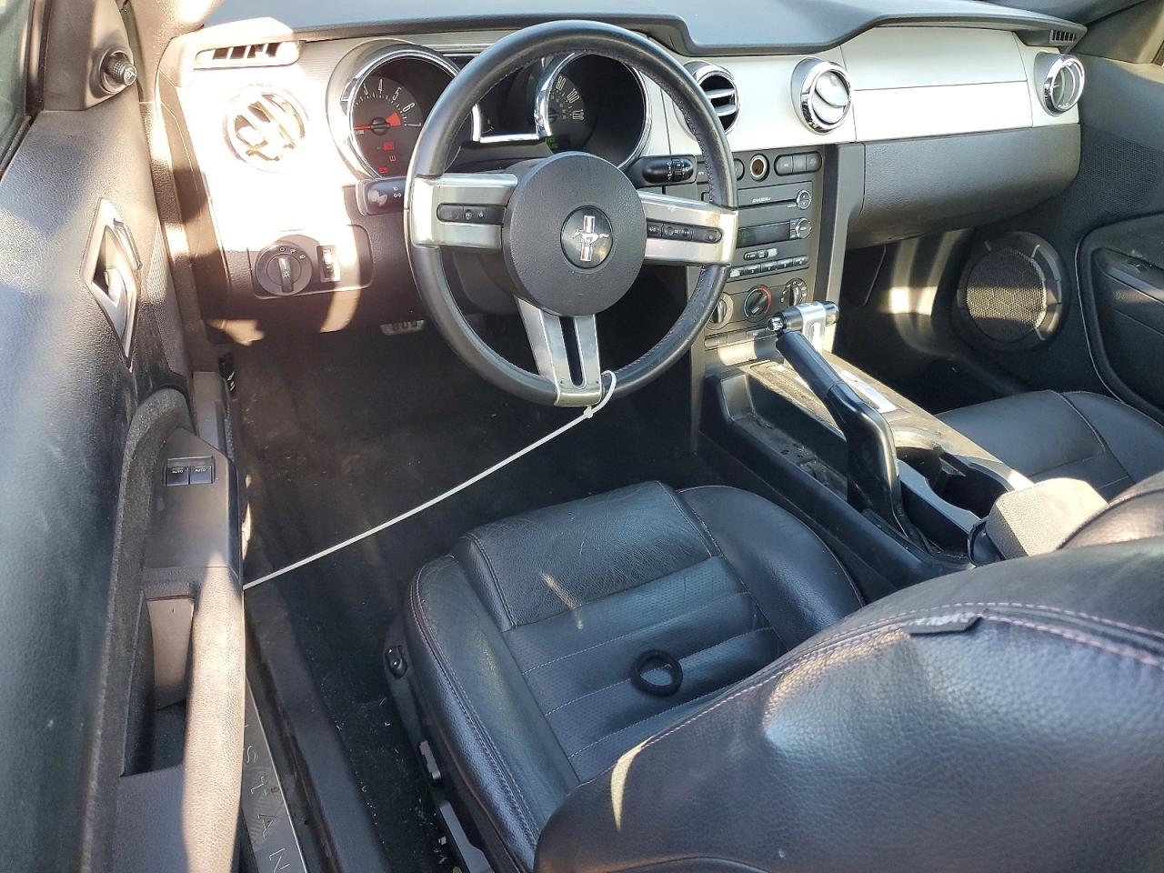 2008 Ford Mustang Black vin: 1ZVHT80N485148670