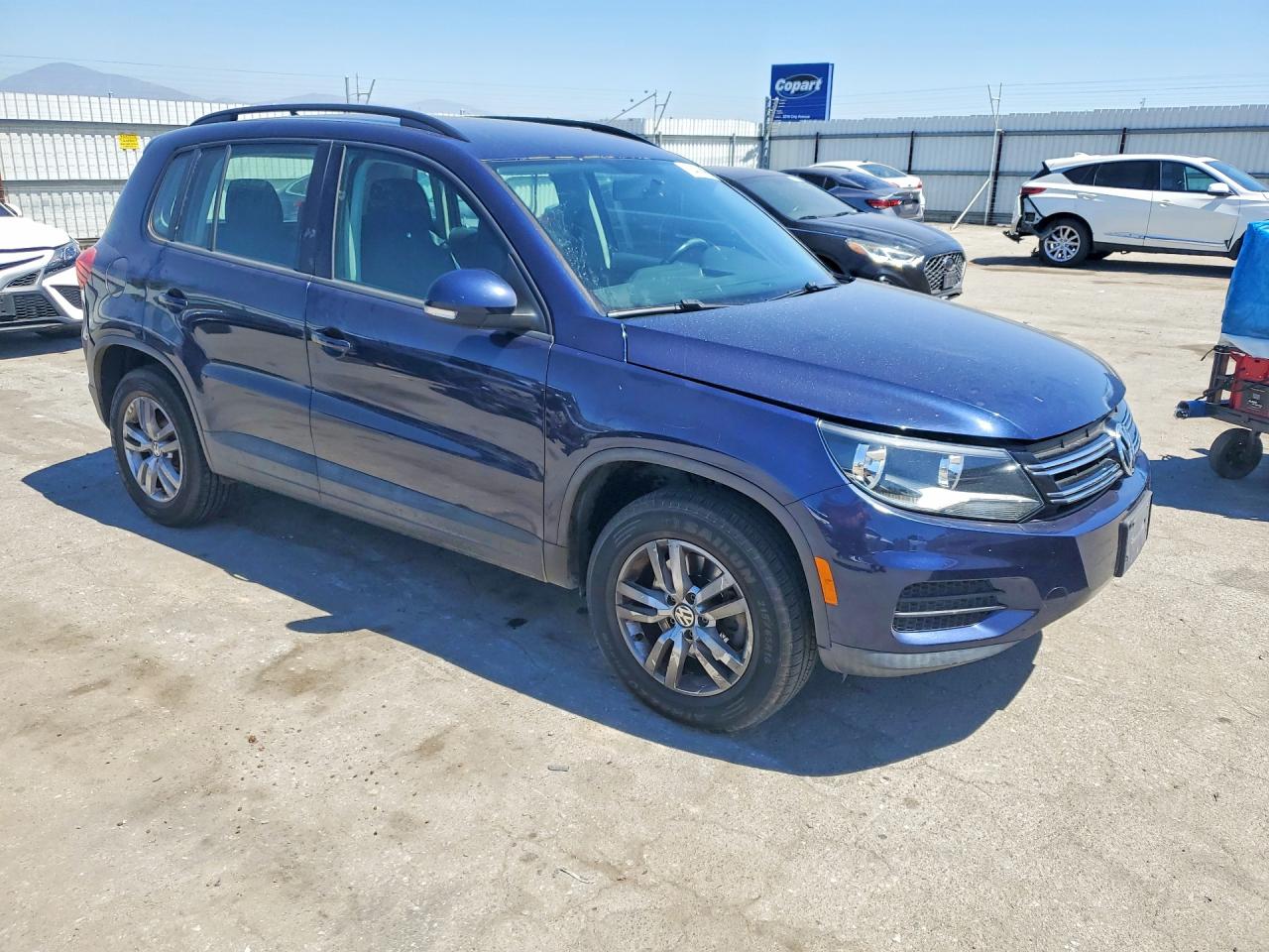2015 Volkswagen Tiguan S Синий vin: WVGAV7AX6FW524233