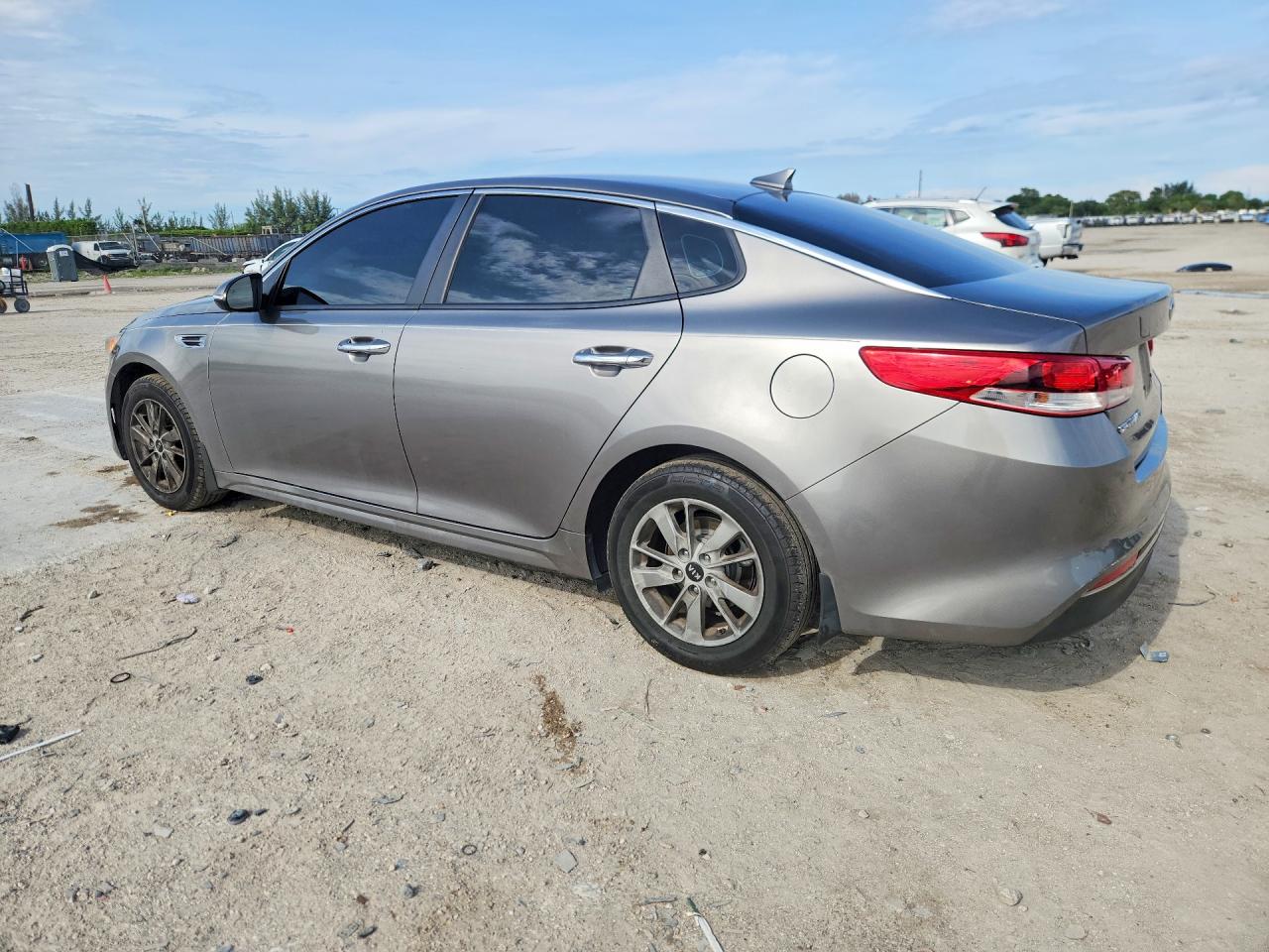 2018 Kia Optima Lx Gray vin: 5XXGT4L3XJG225092