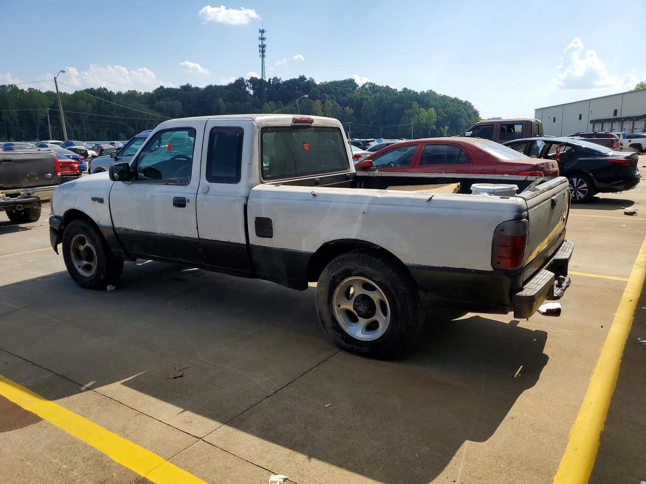 2005 Ford Ranger Super Cab White vin: 1FTYR14U95PB02357