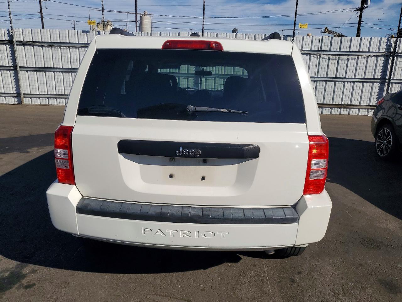 2009 Jeep Patriot Sport White vin: 1J4FT28B49D154214