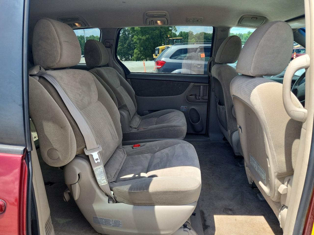 2010 Toyota Sienna Le 7-passenger Burgundy vin: 5TDKK4CC3AS341570