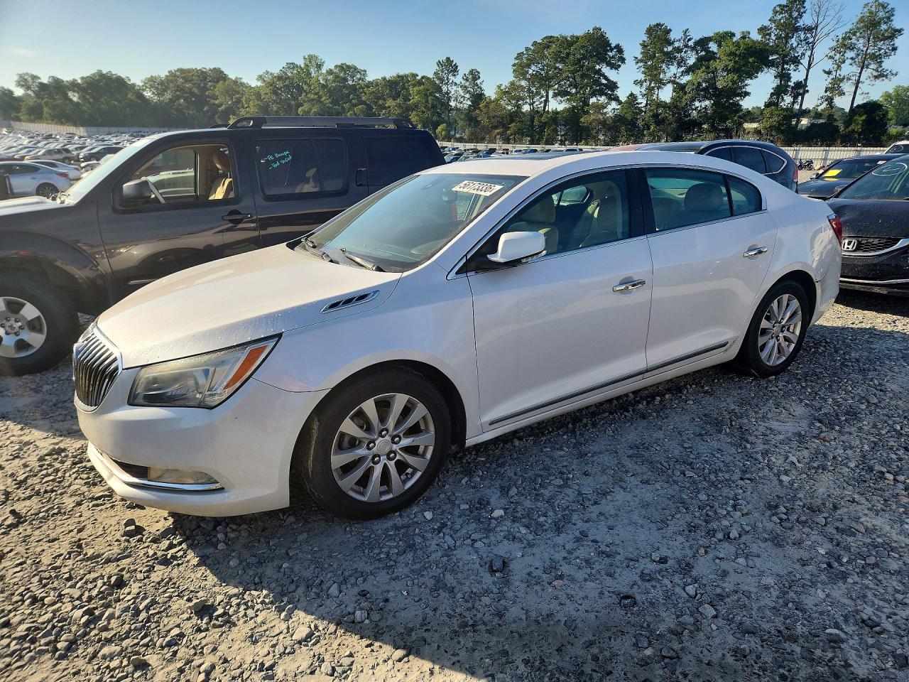 2015 Buick Lacrosse White vin: 1G4GB5GR1FF273105