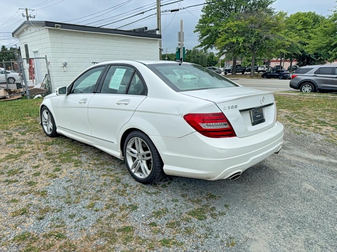2013 Mercedes-benz C 300 4matic Белый vin: WDDGF8AB6DR274838