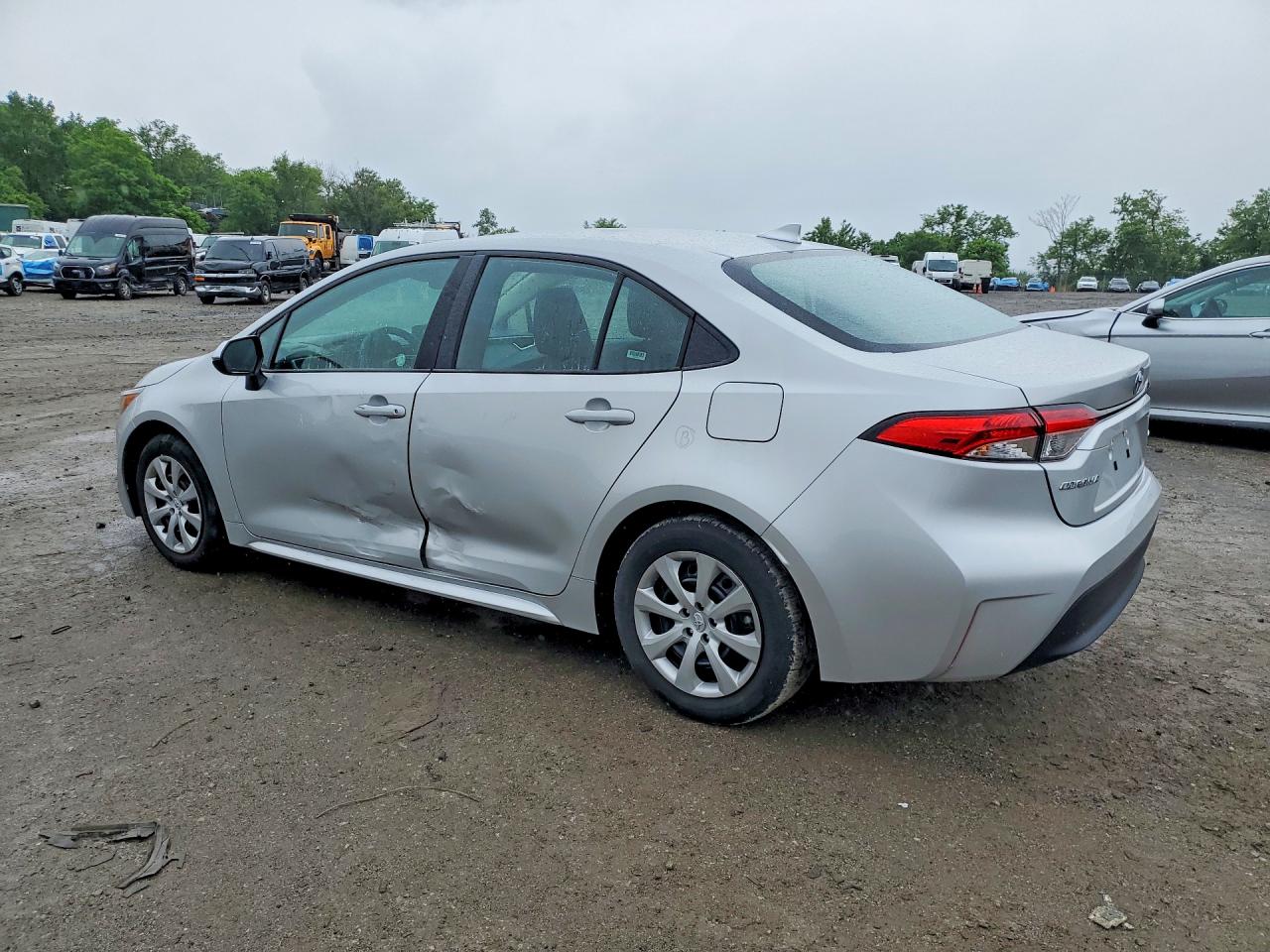 2025 Toyota Corolla Le Silver vin: 5YFB4MDEXSP277841