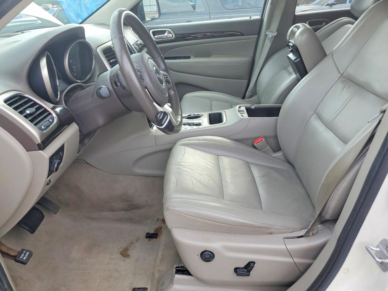 2011 Jeep Grand Cherokee Laredo White vin: 1J4RS4GG3BC508387