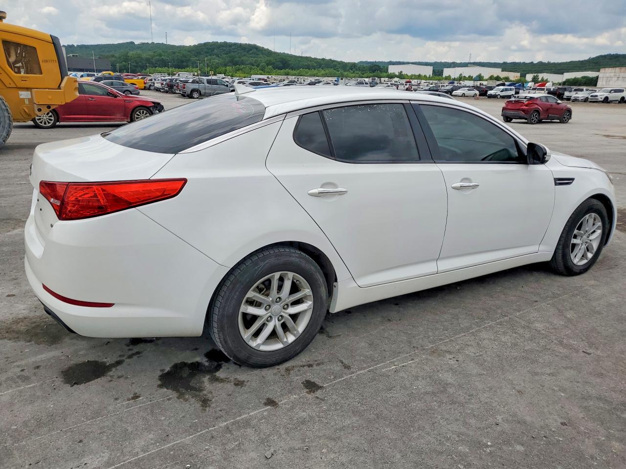 2013 Kia Optima Lx Белый vin: KNAGM4A78D5382533