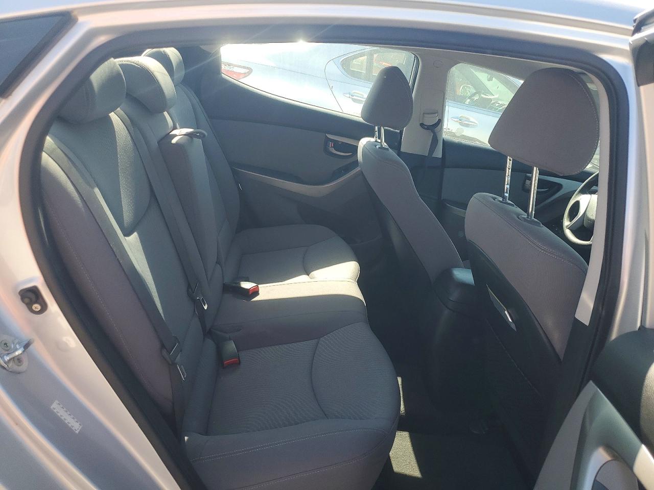 2015 Hyundai Elantra Se Silver vin: KMHDH4AE5FU452390