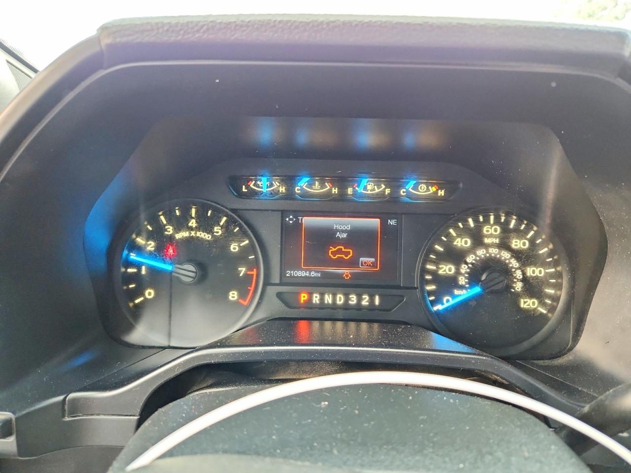 2015 Ford F150 White vin: 1FTMF1C88FKE52461