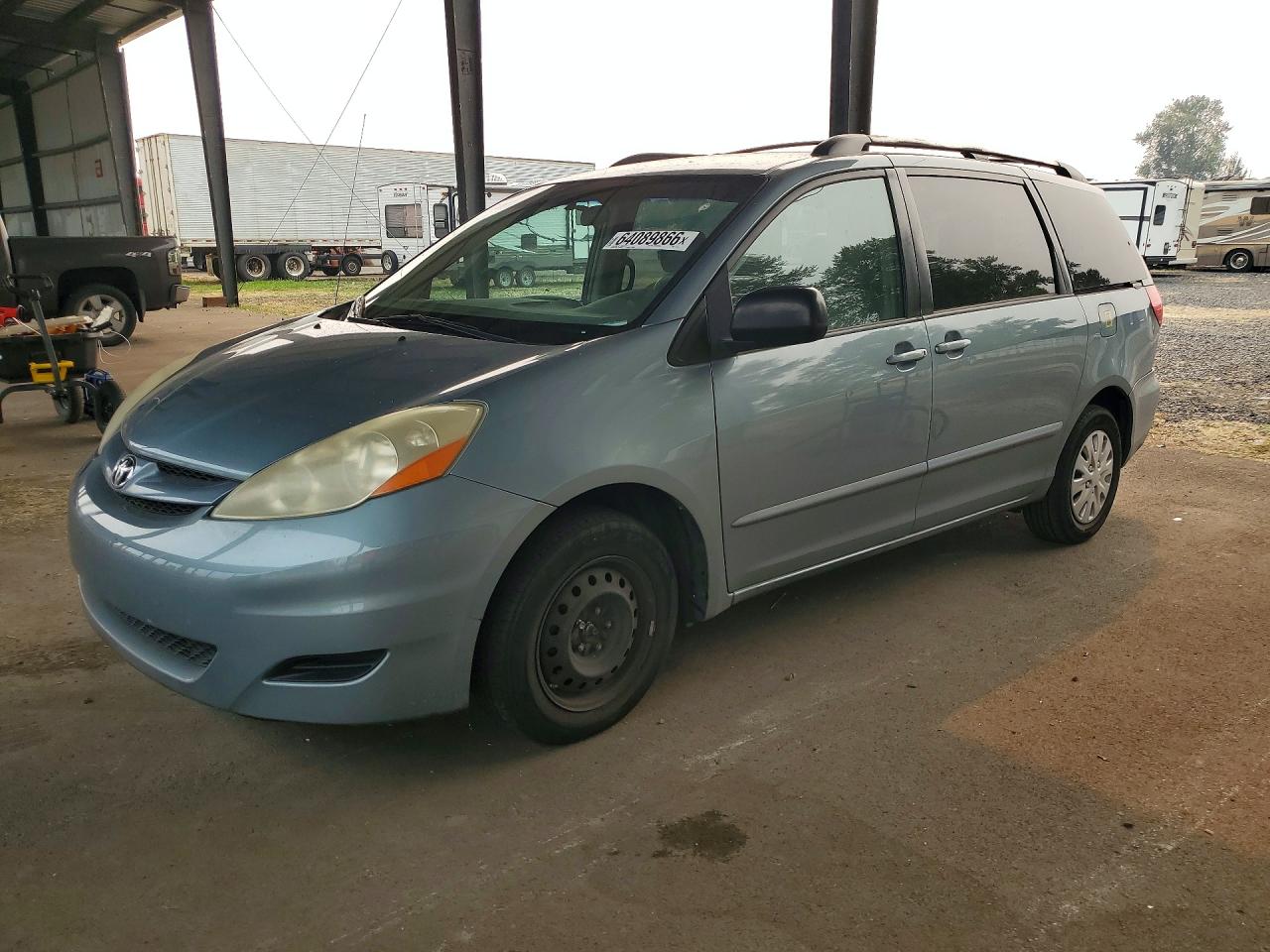 2008 Toyota Sienna Le 8-passenger Silver vin: 5TDZK23C58S210282