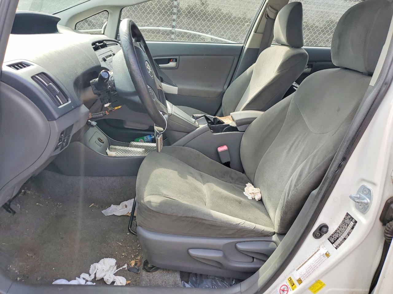 2011 Toyota Prius Two Белый vin: JTDKN3DU9B0296485