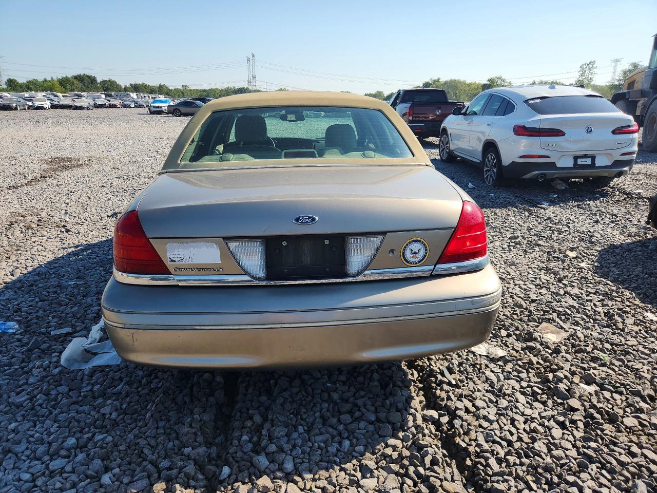 2004 Ford Crown Victoria Lx Beige vin: 2FAFP74W74X124373