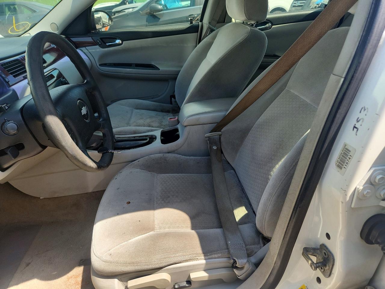 2009 Chevrolet Impala Ls Белый vin: 2G1WB57K391260928