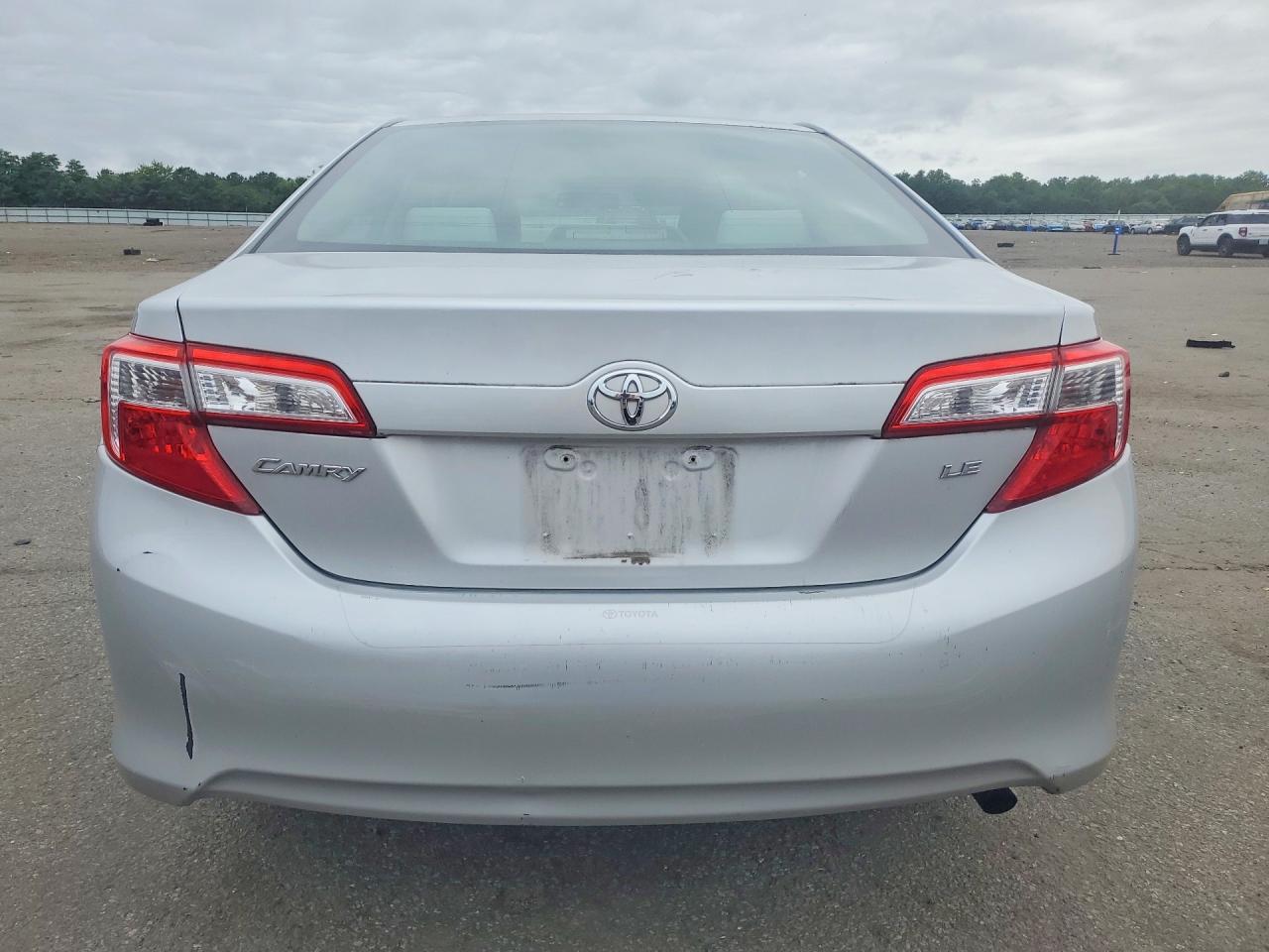 2013 Toyota Camry Le Silver vin: 4T4BF1FK7DR280196