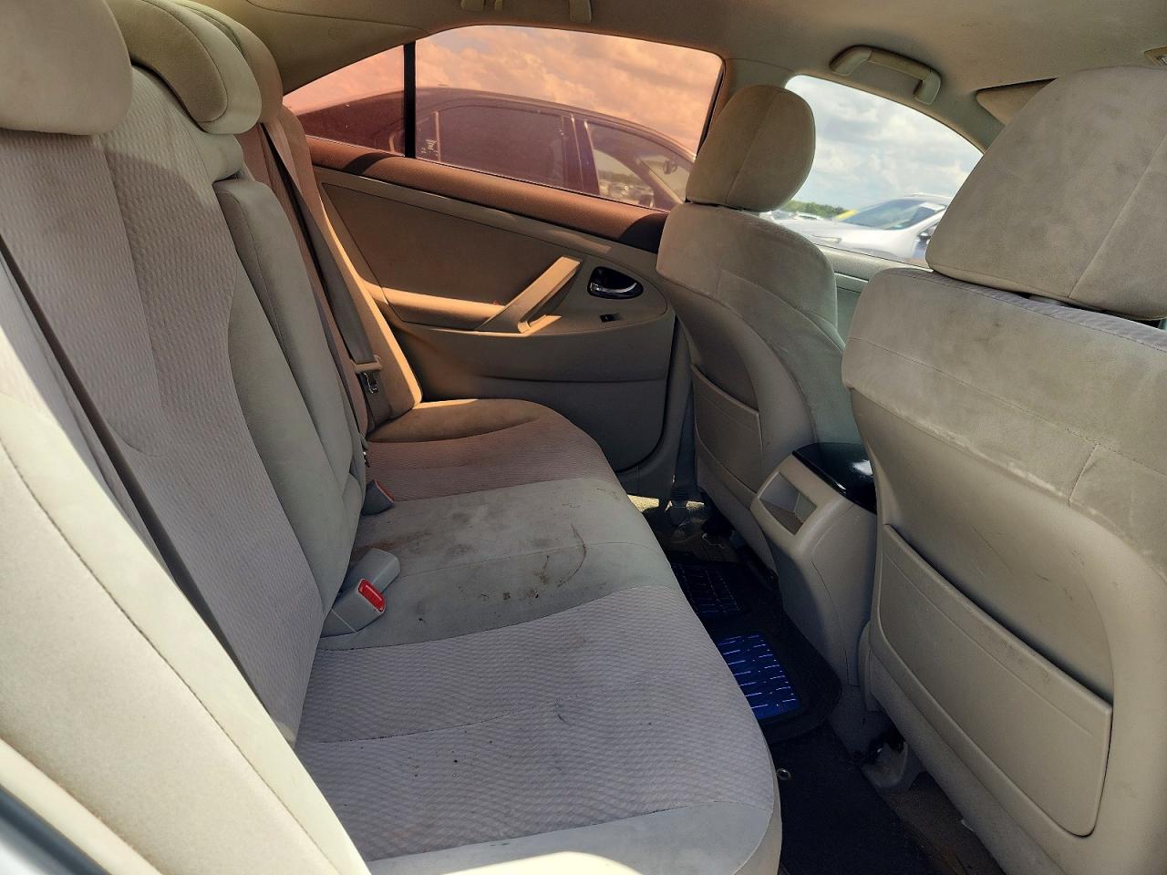 2010 Toyota Camry Le Белый vin: 4T1BF3EK7AU535657