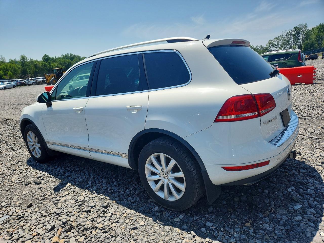 2012 Volkswagen Touareg V6 White vin: WVGEF9BP8CD010707