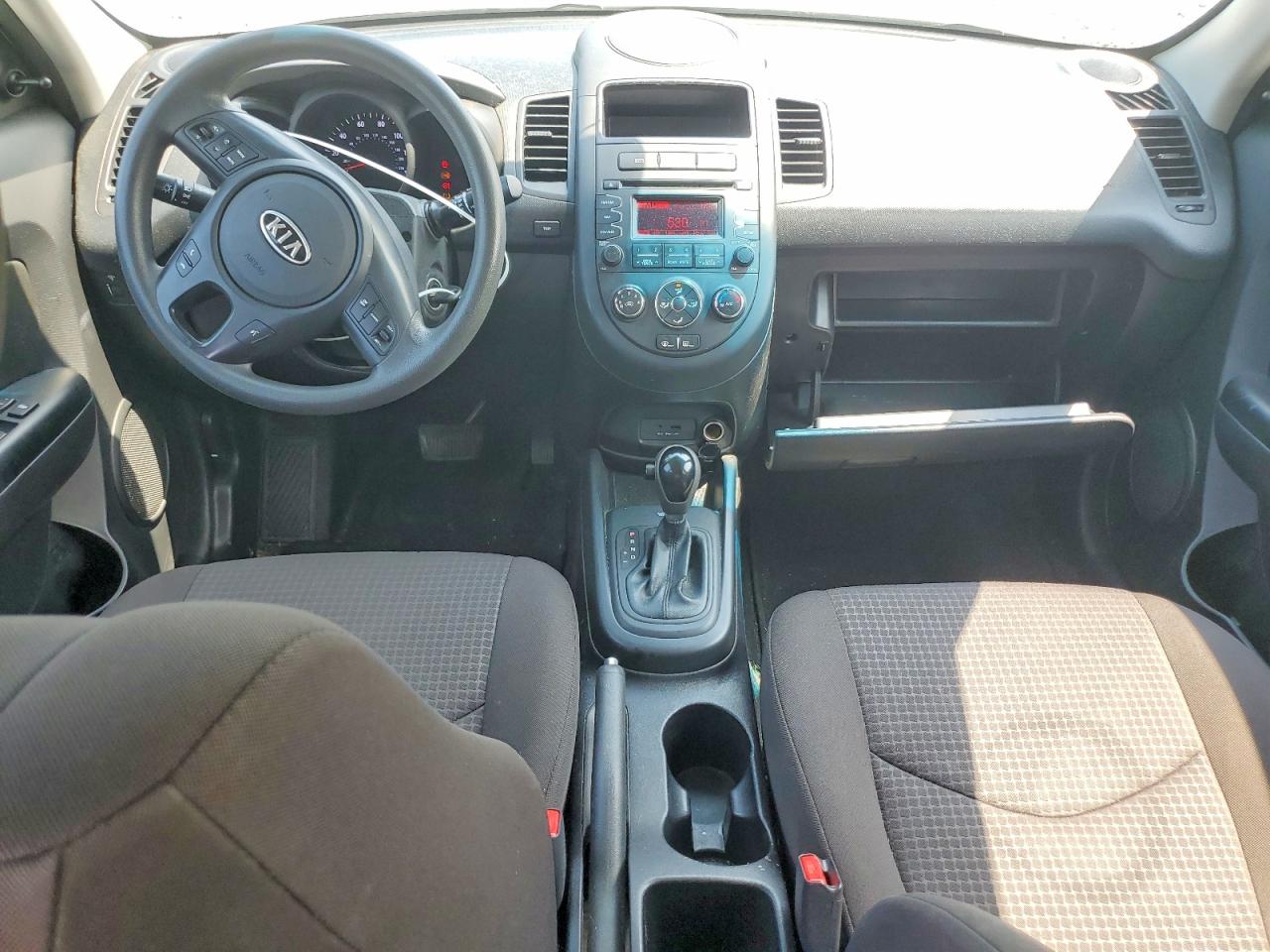 2012 Kia Soul Base White vin: KNDJT2A50C7448767