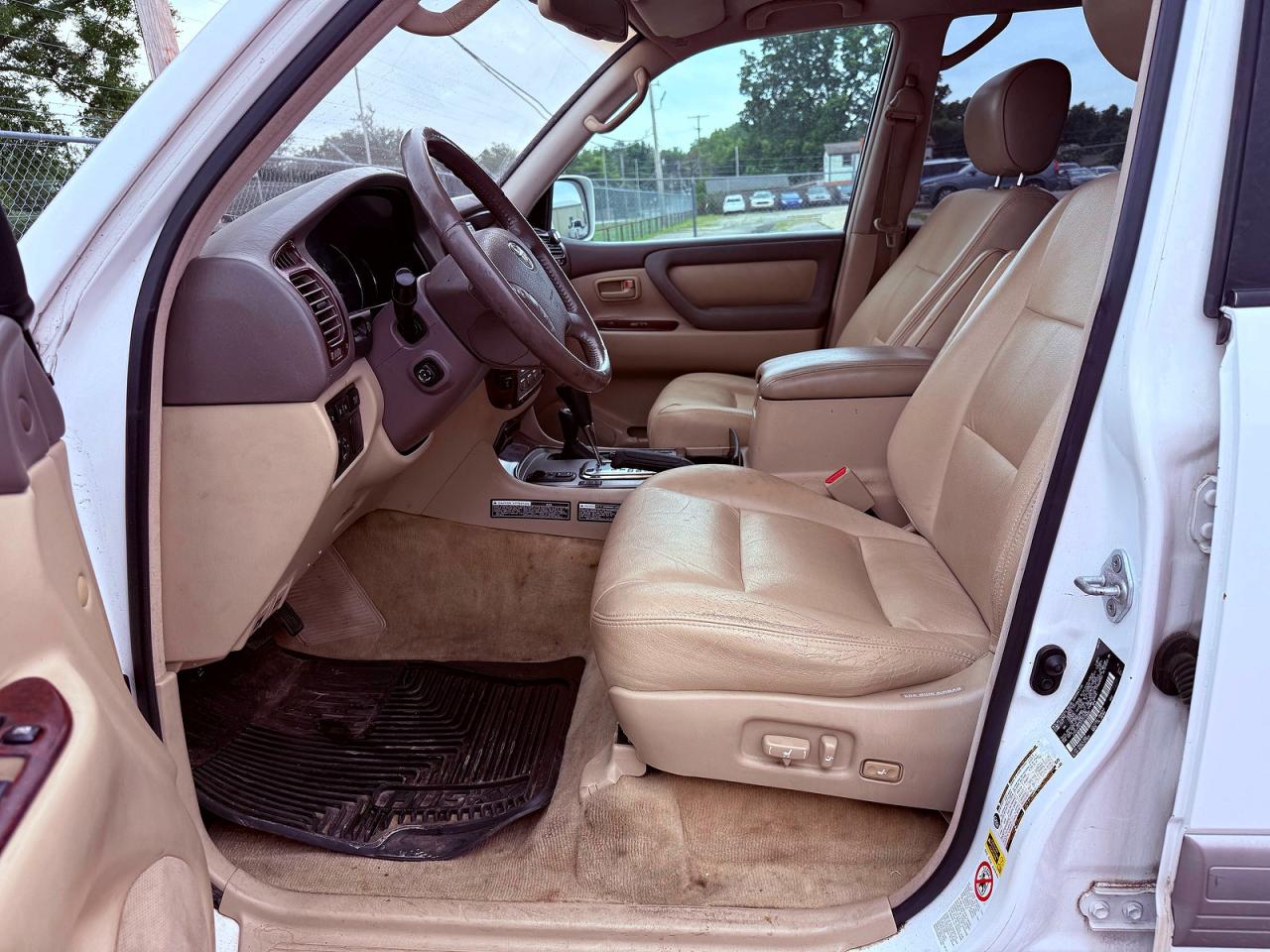 2007 Toyota Land Cruiser Base White vin: JTEHT05J472113682
