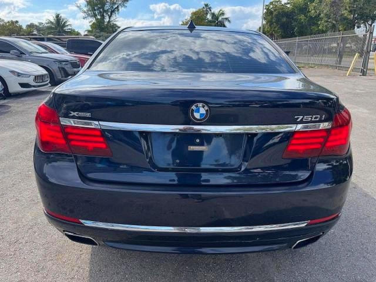 2015 Bmw 750 Xi Blue vin: WBAYB6C5XFD965910