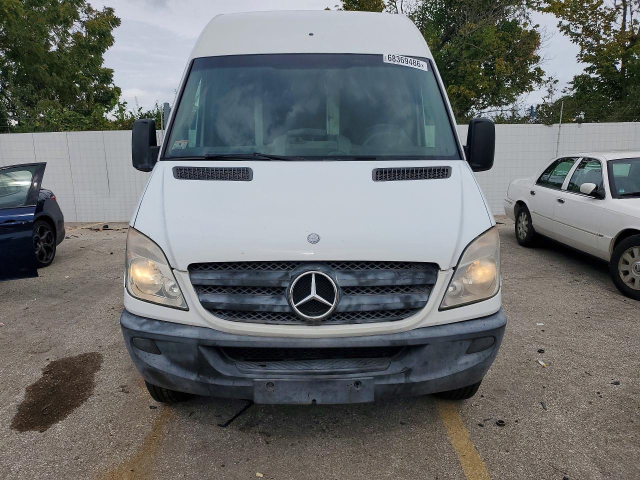 2012 Mercedes-benz Sprinter 2500 White vin: WD3PE8CB8C5684809