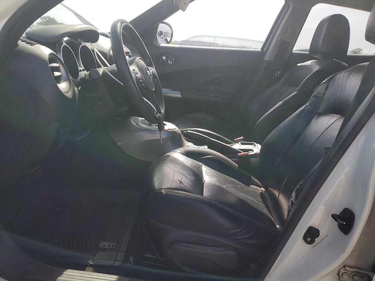 2011 Nissan Juke S White vin: JN8AF5MR8BT000293