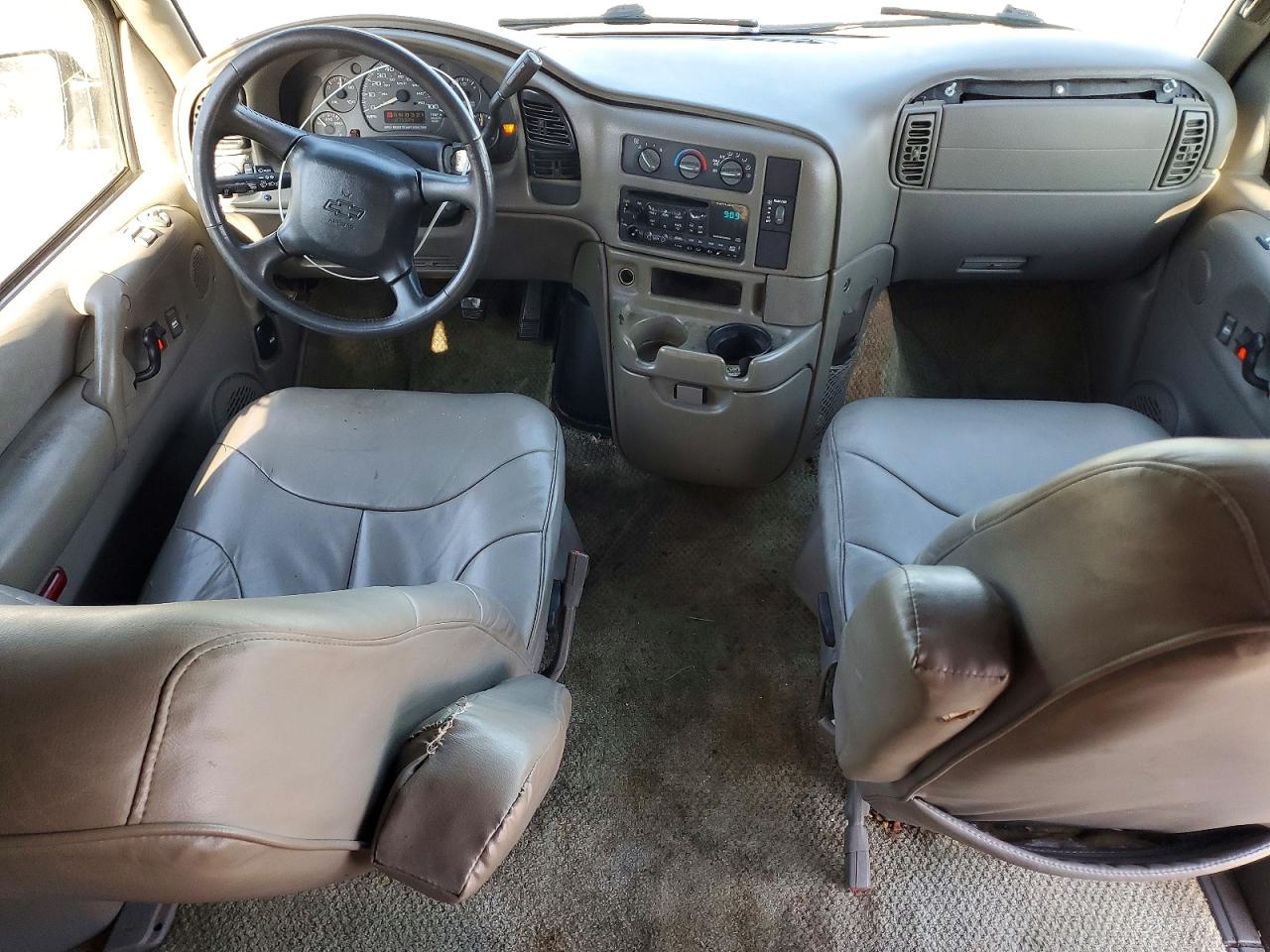 2003 Chevrolet Astro Gold vin: 1GBDM19X23B126790