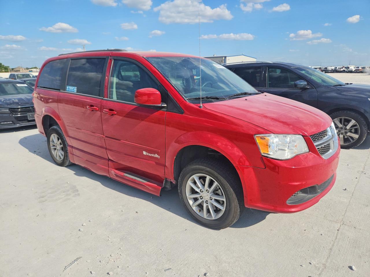 2015 Dodge Grand Caravan Sxt Красный vin: 2C4RDGCG3FR540728