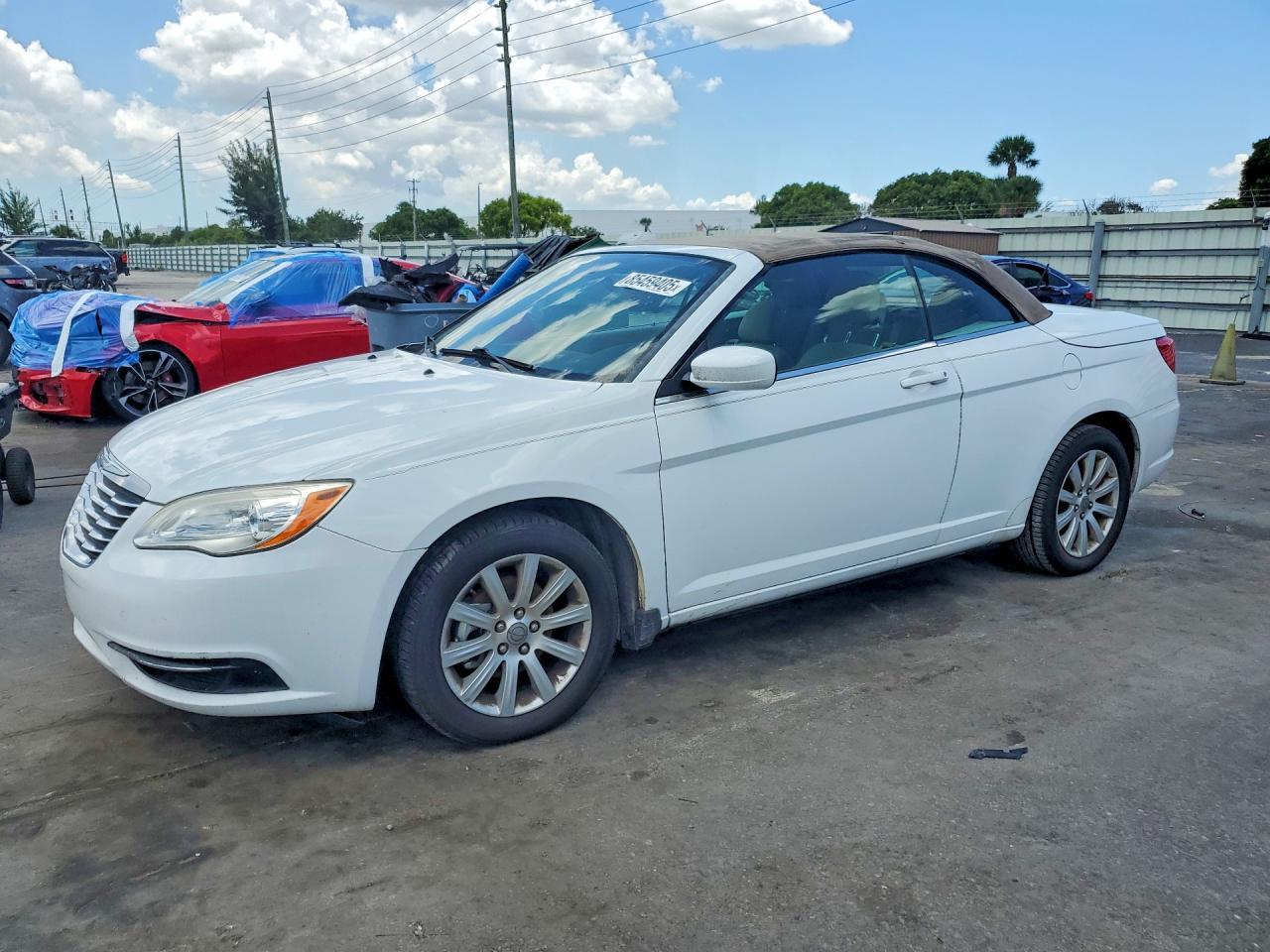 2012 Chrysler 200 Touring White vin: 1C3BCBEB8CN254122