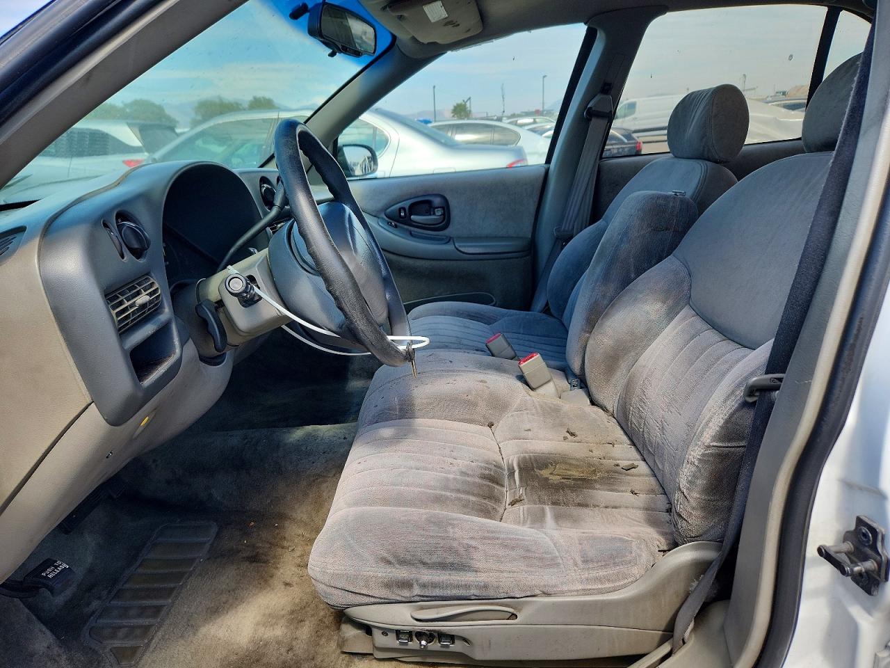 1999 Chevrolet Lumina Base White vin: 2G1WL52M5X9187663