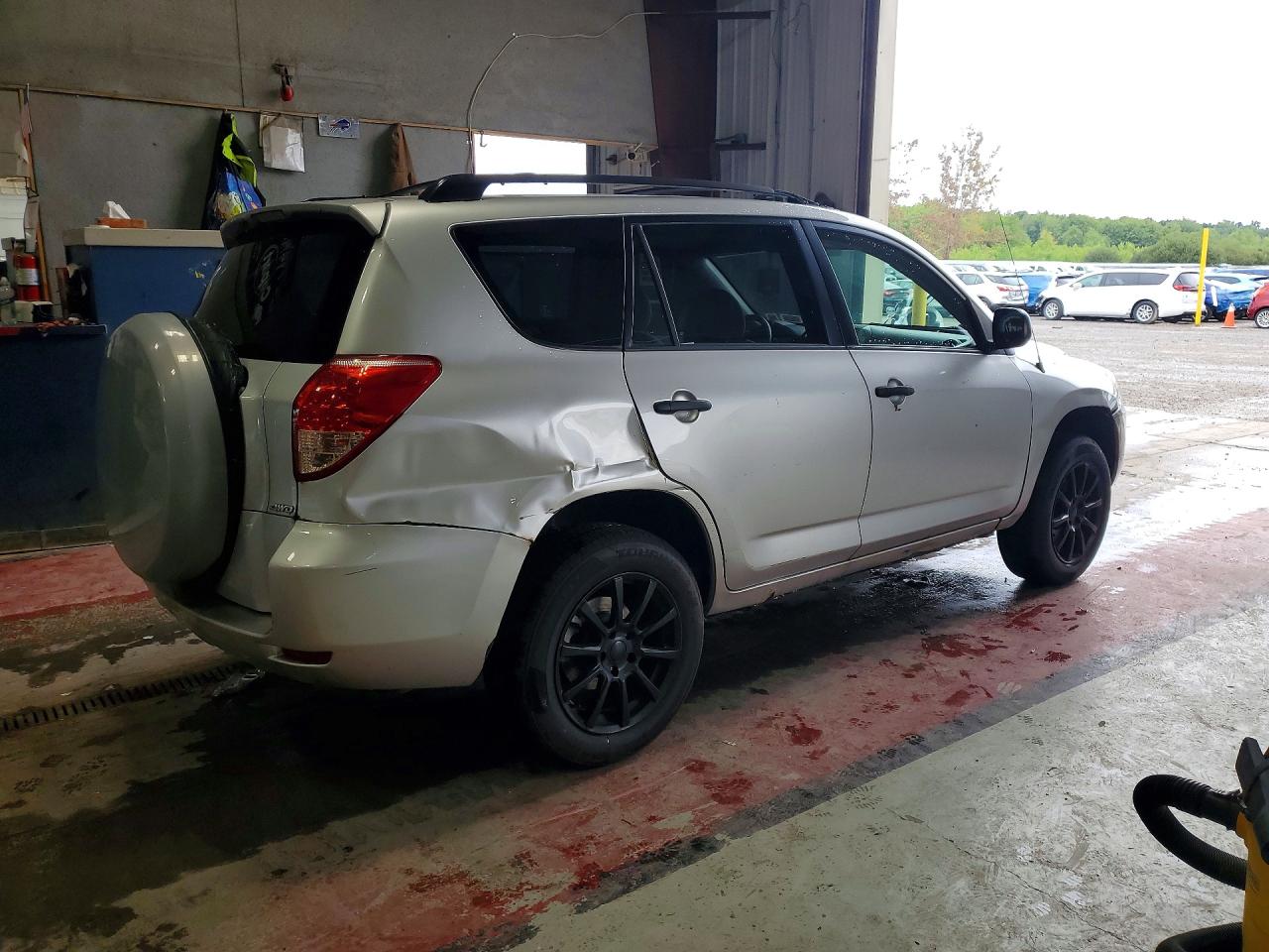 2007 Toyota Rav4 Base Серебряный vin: JTMBD33V575113803