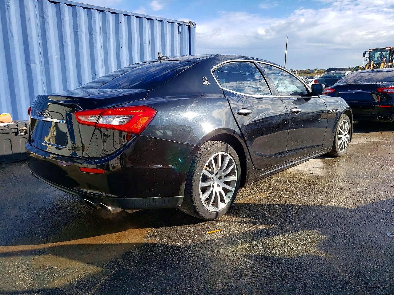 2014 Maserati Ghibli Black vin: ZAM57XSAXE1128131