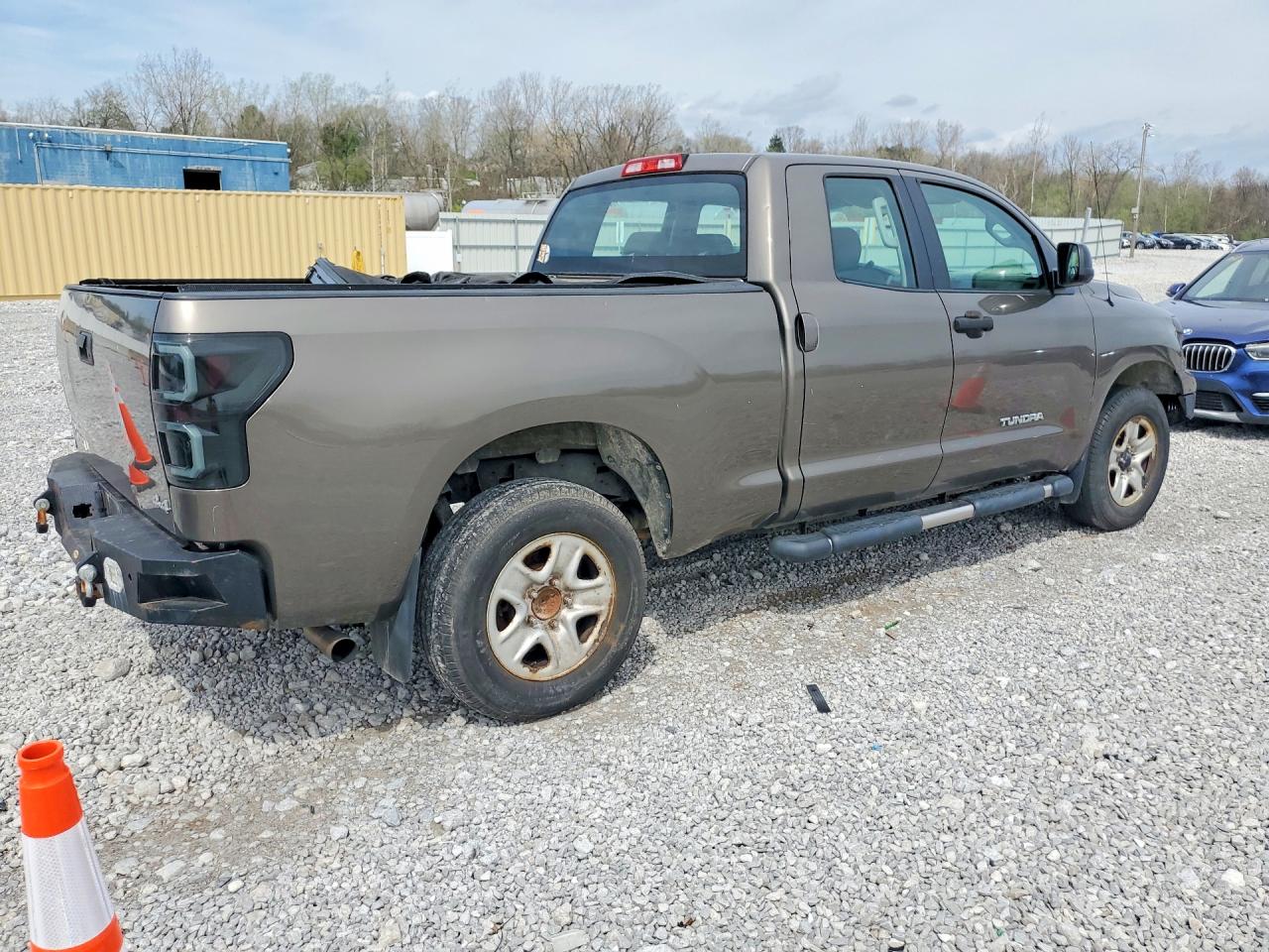 2010 Toyota Tundra Double Cab Sr5 Brown vin: 5TFUM5F10AX013679