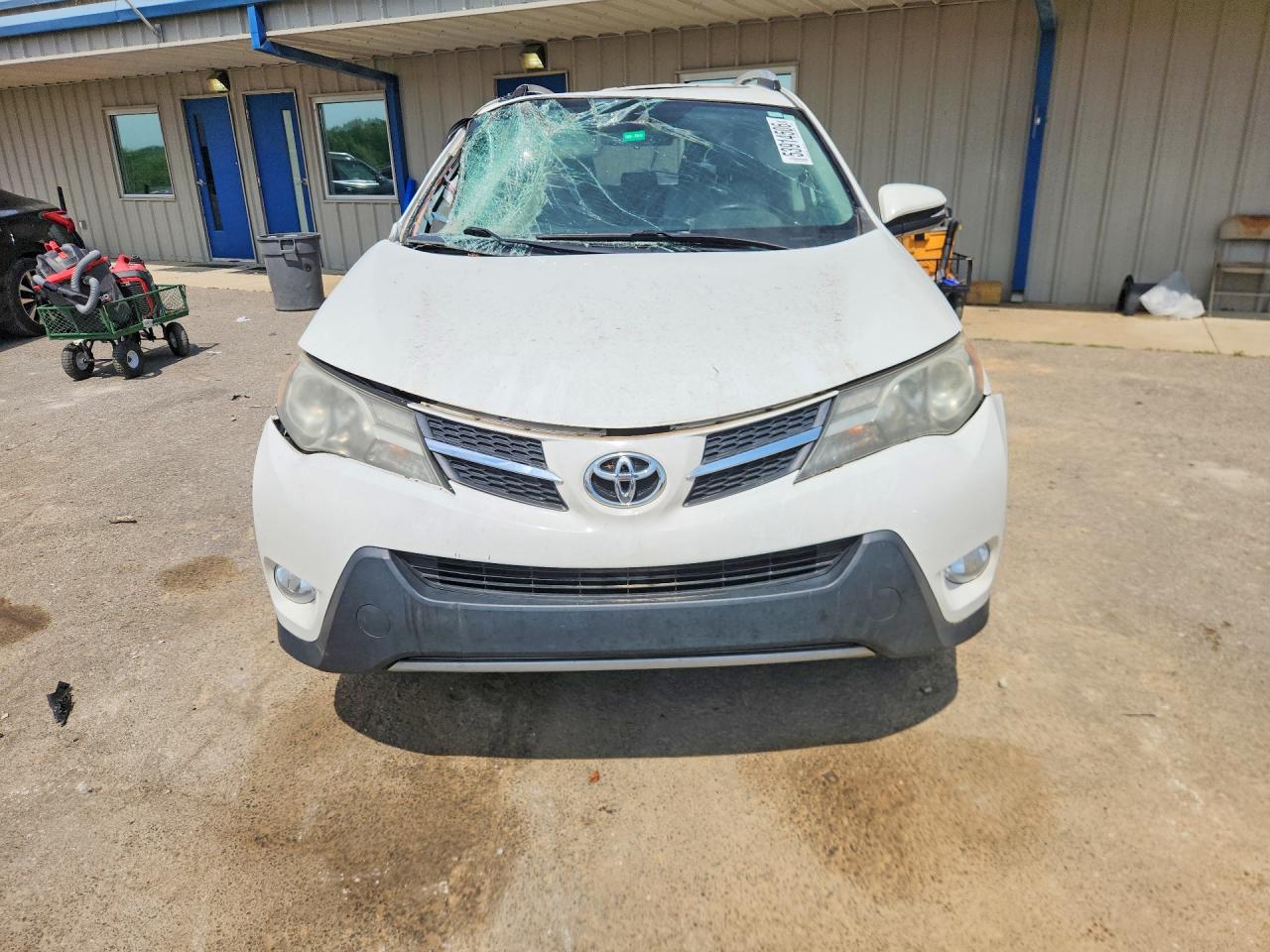 2015 Toyota Rav4 Xle White vin: 2T3WFREVXFW233650