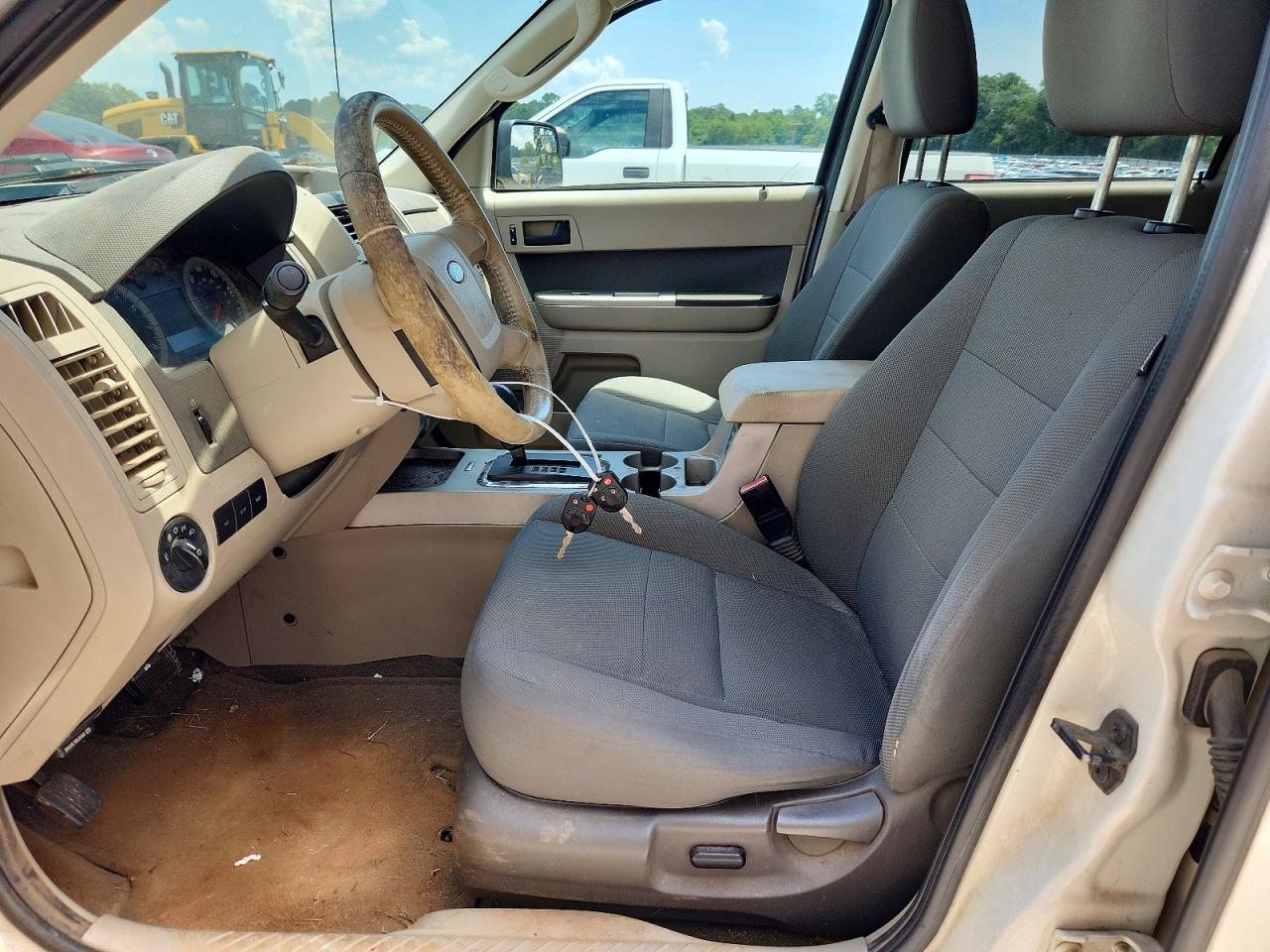 2010 Ford Escape Xlt White vin: 1FMCU0D74AKA33660