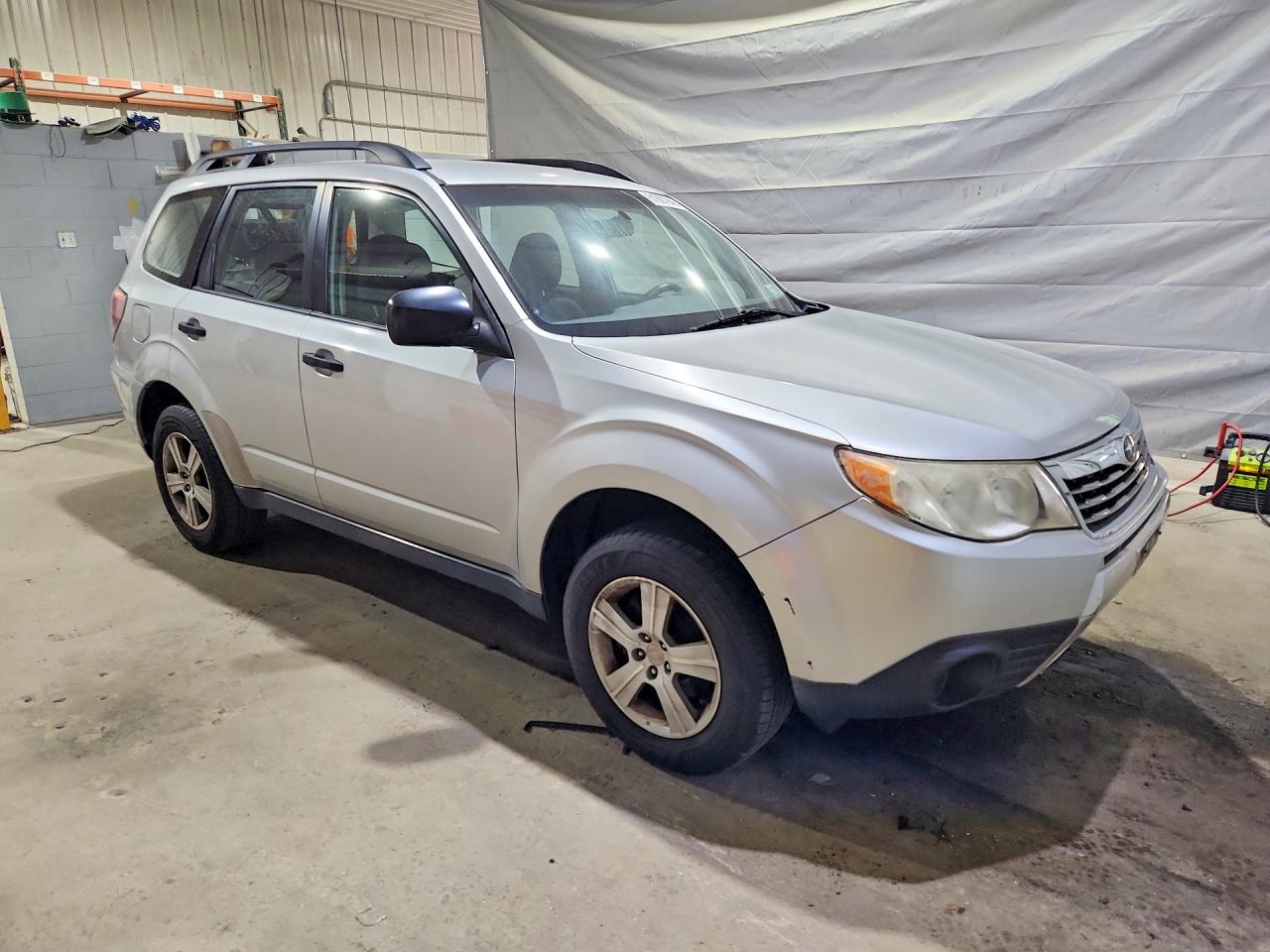 2010 Subaru Forester Xs Silver vin: JF2SH6BC5AH779024