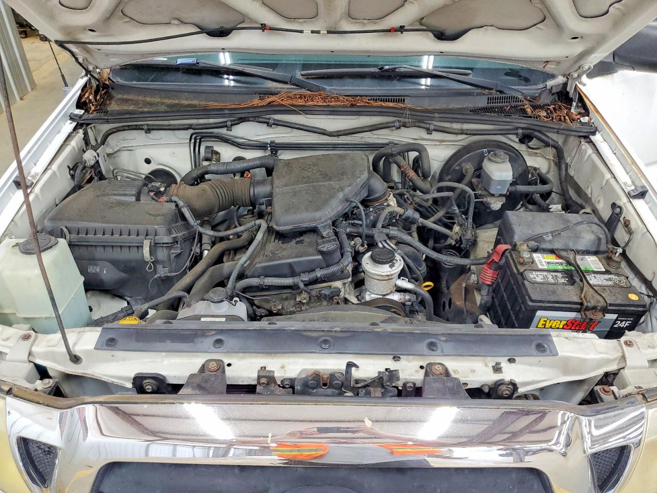 2006 Toyota Tacoma Base White vin: 5TENX22N56Z147087