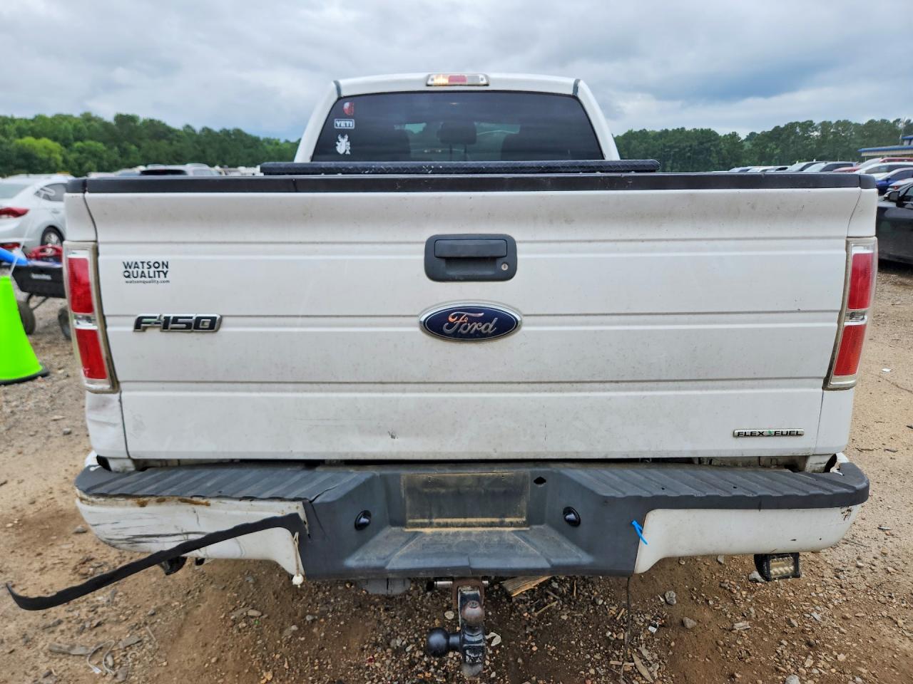 2014 Ford F150 Super Cab White vin: 1FTFX1CF0EFB67104