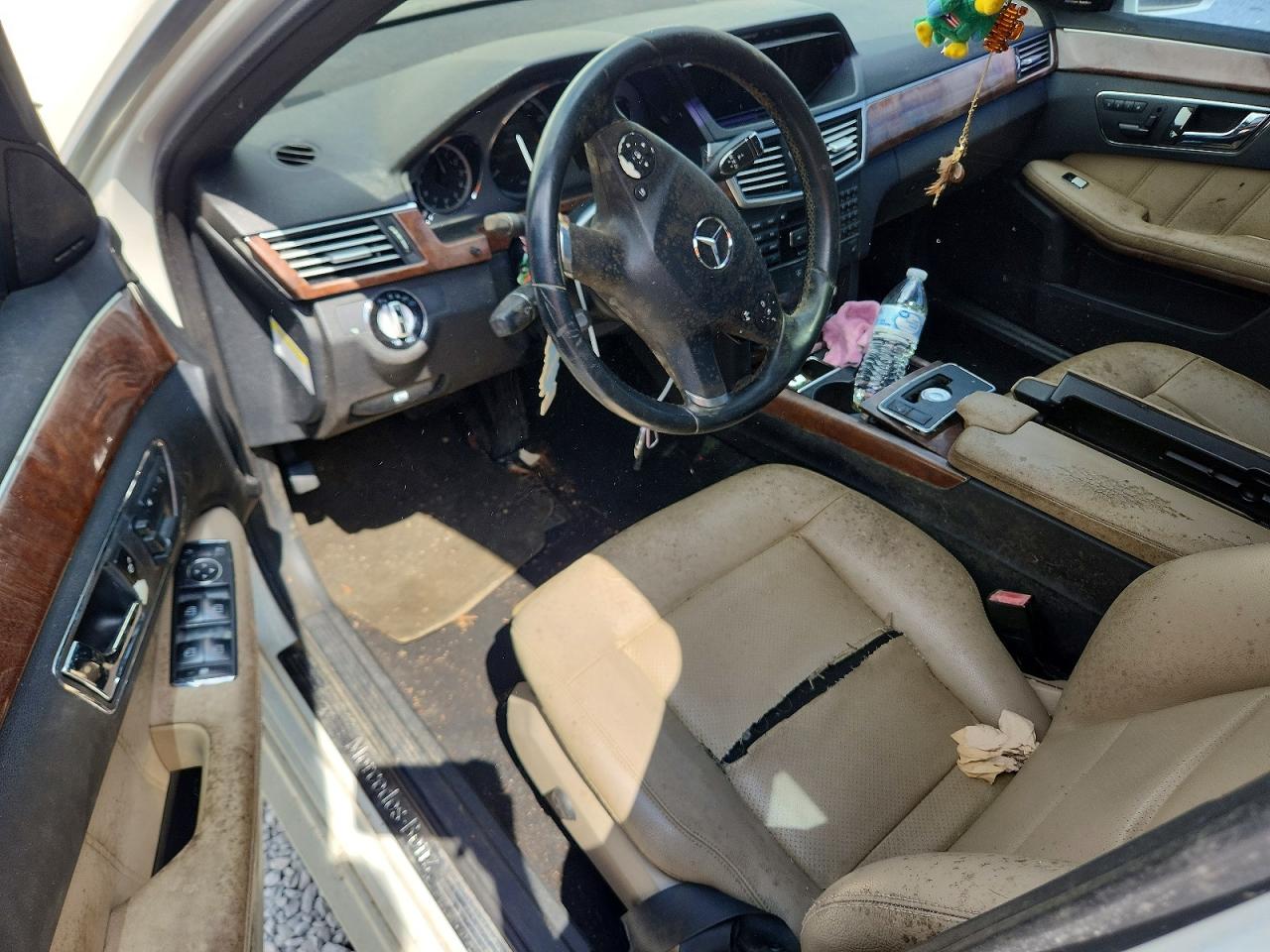 2010 Mercedes-benz E 350 White vin: WDDHF5GB3AA092096