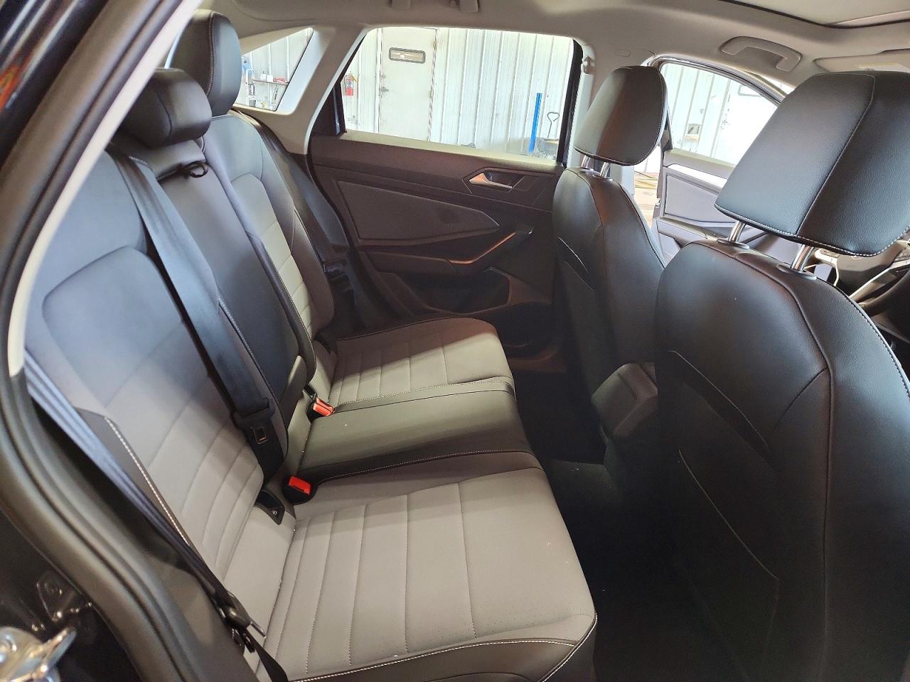 2025 Volkswagen Jetta Se Black vin: 3VW7X7BU1SM084765
