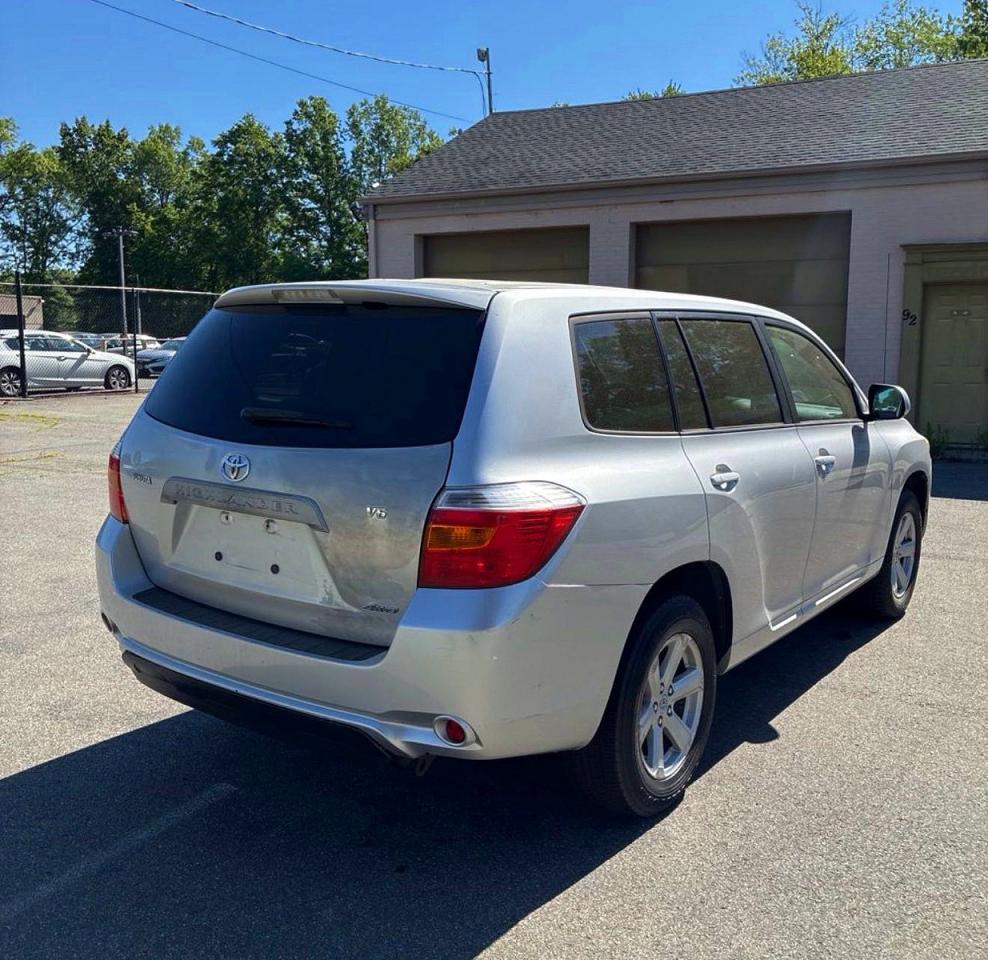 2008 Toyota Highlander Base Gray vin: JTEES41A682025429