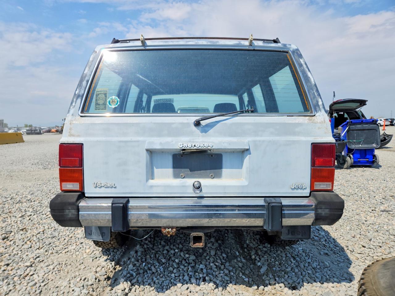 1984 Jeep Cherokee Two Tone vin: 1JCWL782XET109084