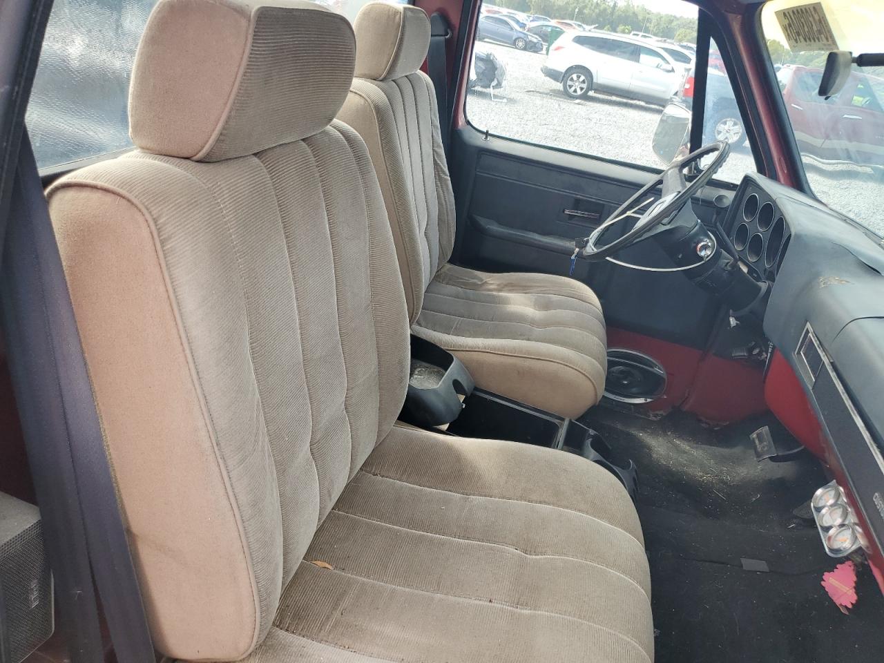 1984 Chevrolet C10 Red vin: 2GCDC14H9E1123421