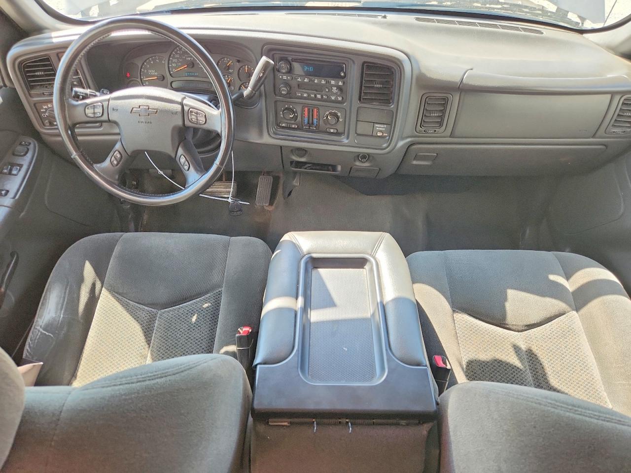 2004 Chevrolet Silverado K1500 Серебряный vin: 1GCEK19T74E207805