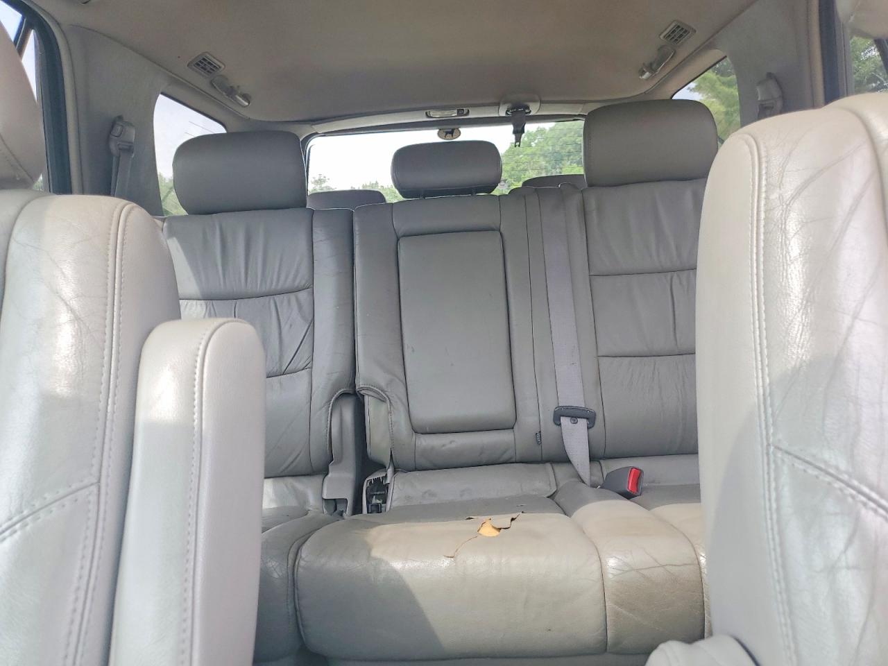 2004 Toyota Sequoia Limited Silver vin: 5TDBT48A54S227790