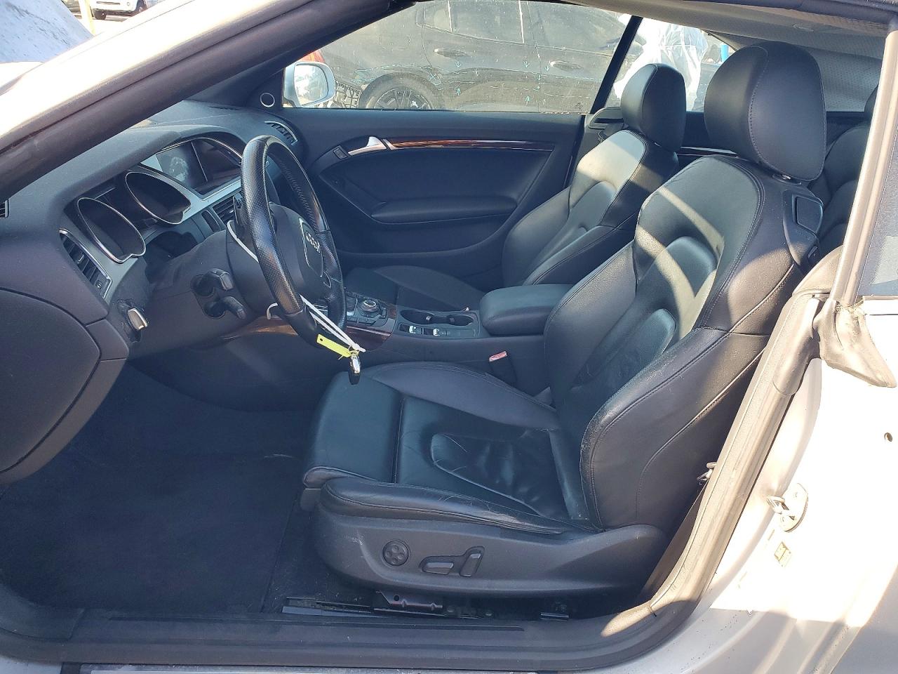 2011 Audi A5 Premium Plus Silver vin: WAUJFAFH3BN006495