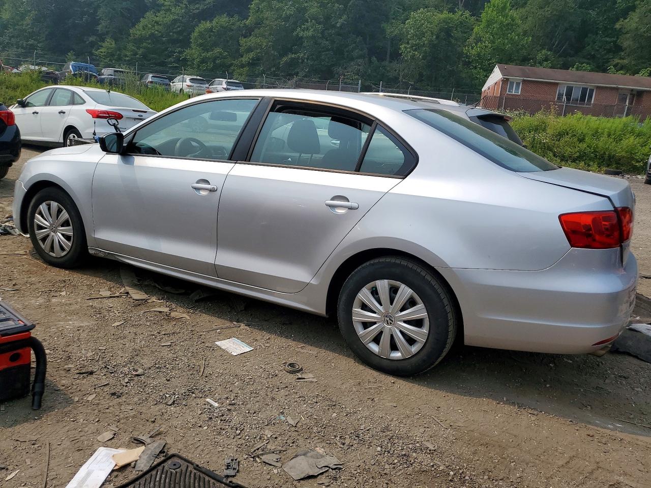 2011 Volkswagen Jetta Silver vin: 3VW2K7AJ2BM360449