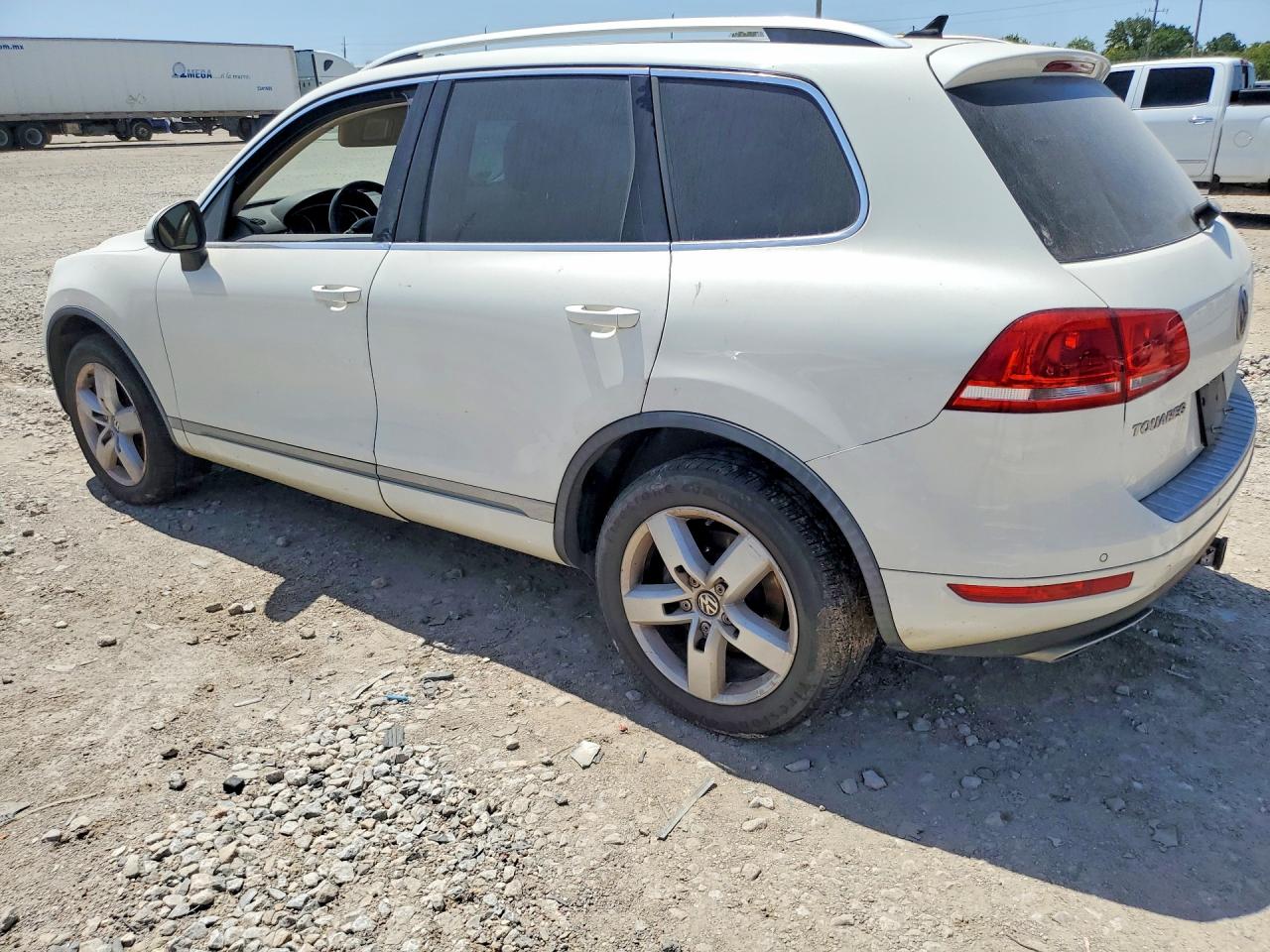 2012 Volkswagen Touareg V6 Tdi White vin: WVGFK9BPXCD005038