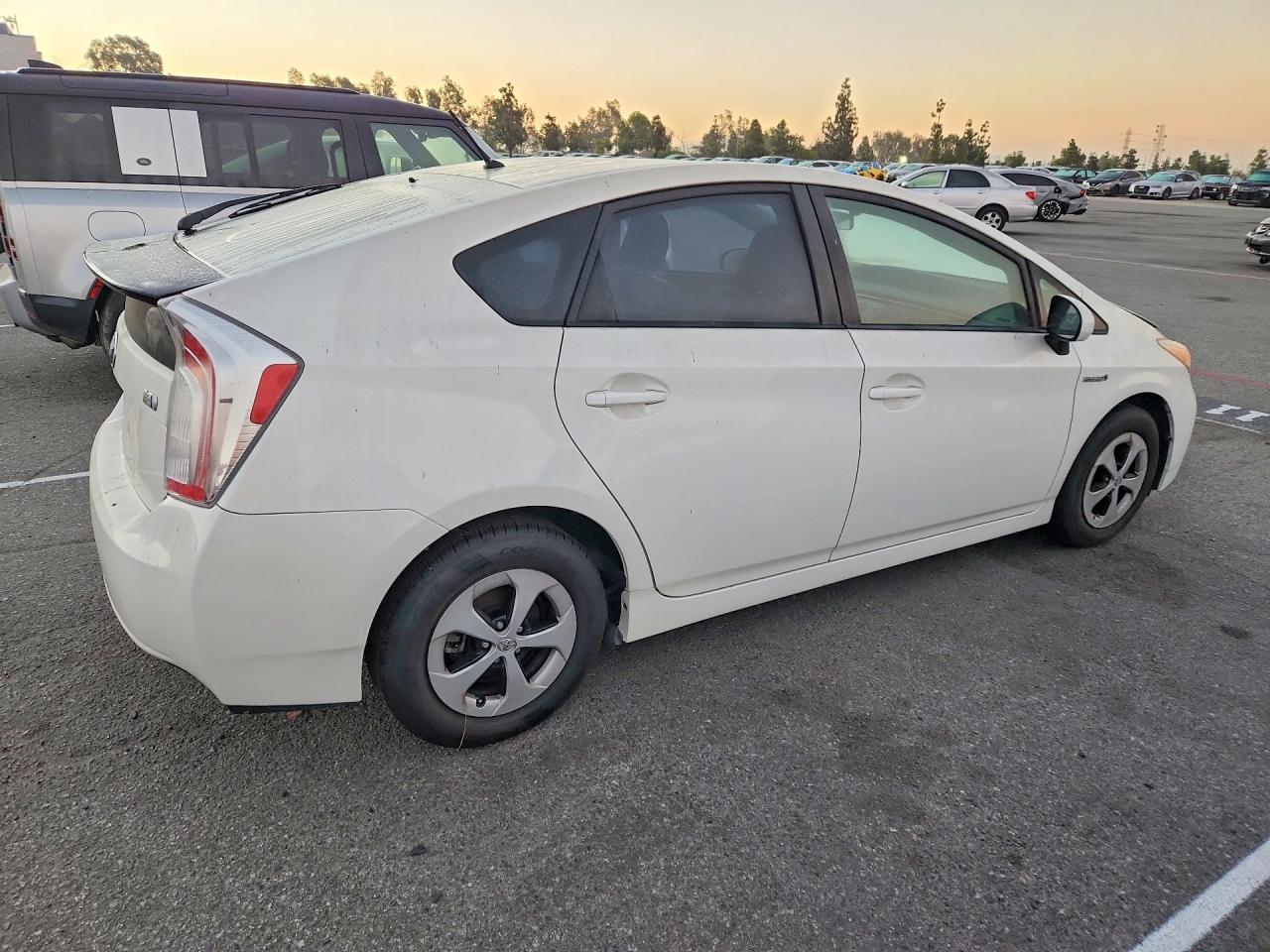 2014 Toyota Prius Two White vin: JTDKN3DU6E1759505