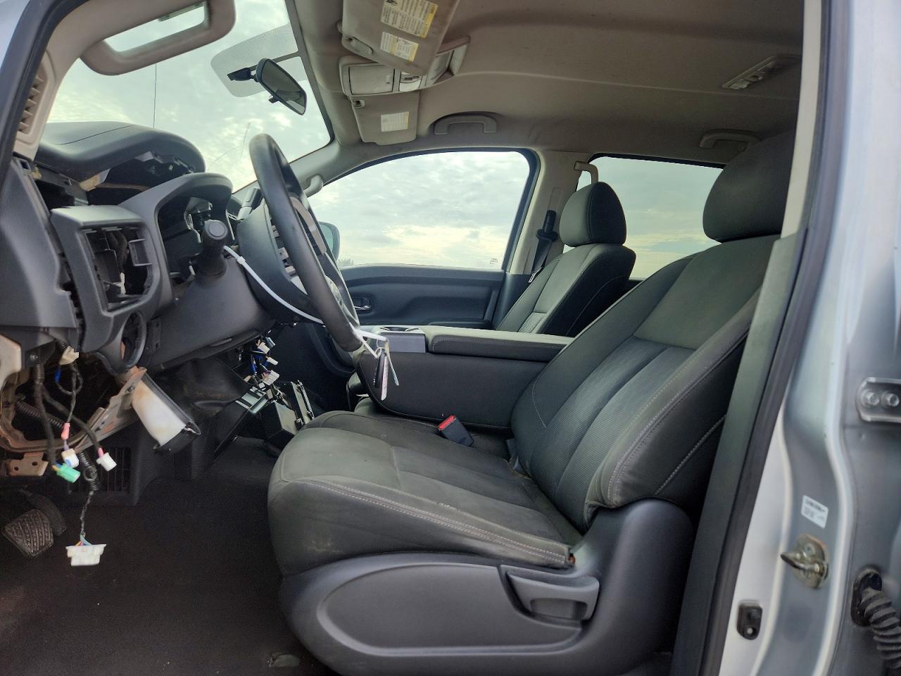 2017 Nissan Titan S Серебряный vin: 1N6AA1EK2HN518012