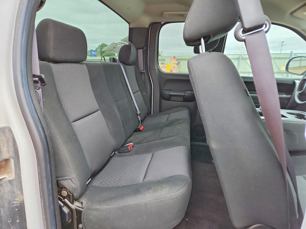2011 Chevrolet Silverado K1500 Ls Белый vin: 1GCRKREA2BZ446172